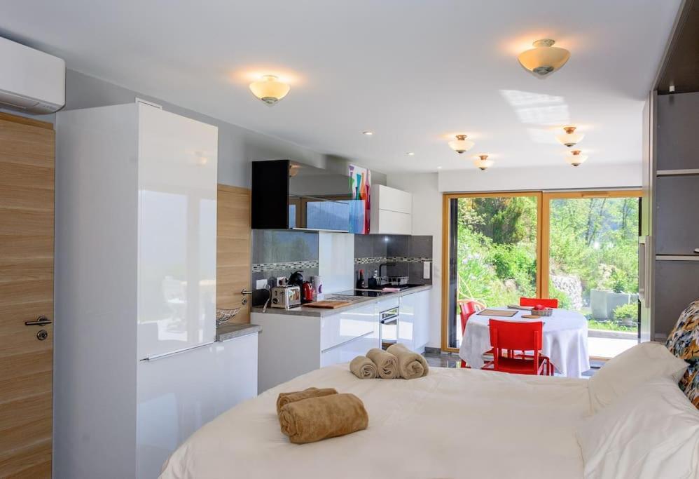 In The Heart Of Nature With An Unique View Plan Montmin Extérieur photo